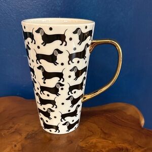 NWOT Lady Jayne Dachshunds 13 oz Porcelain Gold Handle Travel Mug